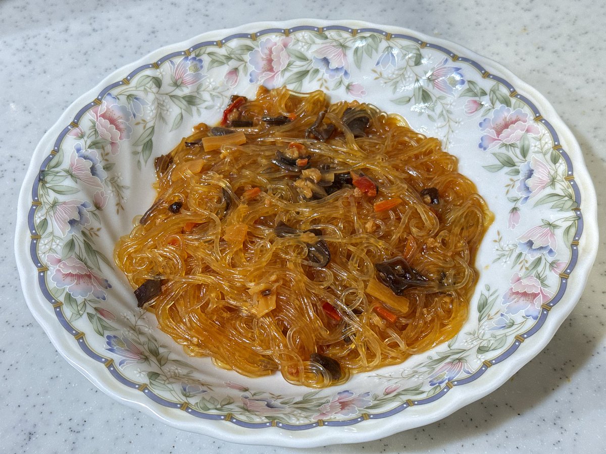 Carol_U's tweet photo. 今日の料理
よだれ豚ナス
麻婆春雨 https://t.co/fDHEXd9cEL
