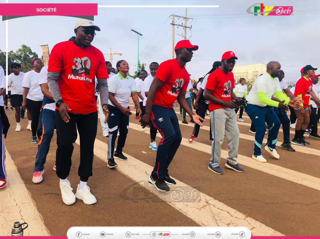 CRTV_web's tweet photo. À l’occasion de la célébration de son 30e anniversaire, le quotidien #Mutations a réuni plusieurs générations de journalistes et figures publiques ce 05 juillet 2026. Ceci pour une marche sportive sur un parcours reliant le carrefour Bastos au Parcours Vita.
#Cameroun
#Medias https://t.co/58zJQxnefc