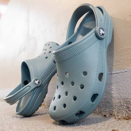 Toxicgenius_1st's tweet photo. Anyone who sells ma crocs over here?? 
Must be from Lilongwe https://t.co/YfU8xG8vo4