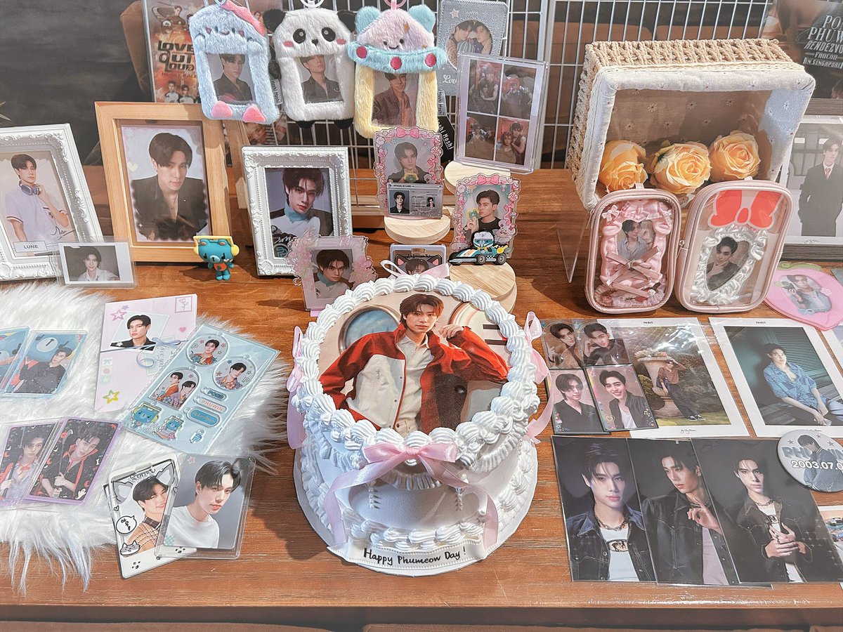 palmneungcore's tweet photo. thank you so much for joining phuwin’s birthday event in 🇲🇾 today! it was very last minute but many still came to support 🥹💗 

let’s gather again next time! 🫶🏻
happy birthday @phuwintang, we love you! 
#23rdHoneyThePHUWINDay 🐈 https://t.co/HqGDTeXVMT