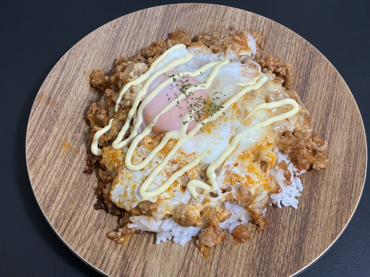 rusuhfn's tweet photo. ロコモコ丼作った https://t.co/GDCwJOVs7L