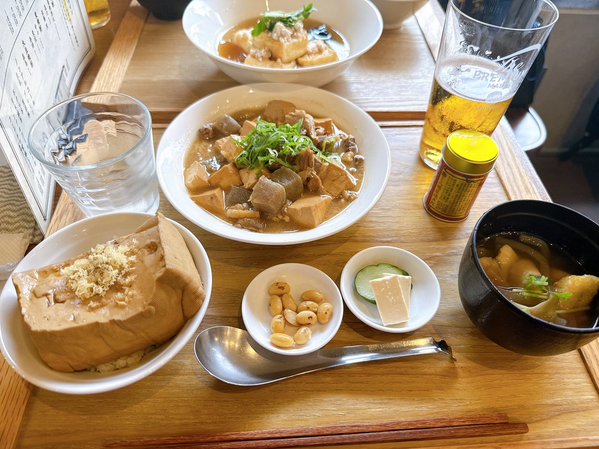 kiniroren's tweet photo. お豆腐定食みたいなとこでランチ食べてきた〜！ご飯の上にも豆腐乗ってるんだけどご飯が見えないという(笑)美味しかった☺️ https://t.co/UDKNEh8bgn