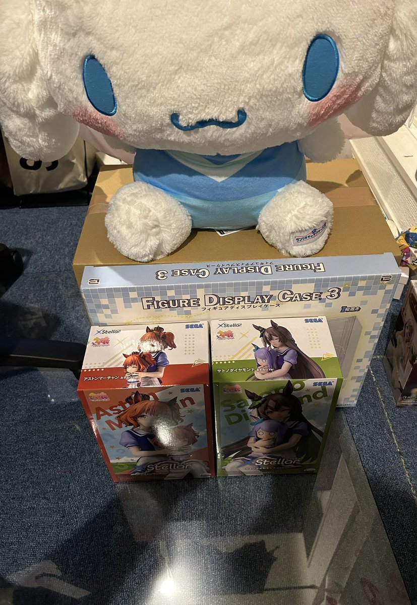 Libra8origami's tweet photo. 秋葉原でクレーンゲームしてると、
観光客がワクに湧く！

なんか恥ずいわ😅

戦果は
ウマ娘、シナモロール
スンスン、ホロライブ
初音ミク
あとディスプレイケースまで‼️ https://t.co/vKU7SIAjXN
