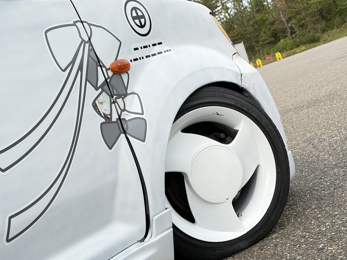 likesugerclub's tweet photo. ご報告
デカグラオッティ進化です。

DUNLOP T+E(?)  install⬇️⬇️

ホワイトですね。 https://t.co/HBaj44UVN6
