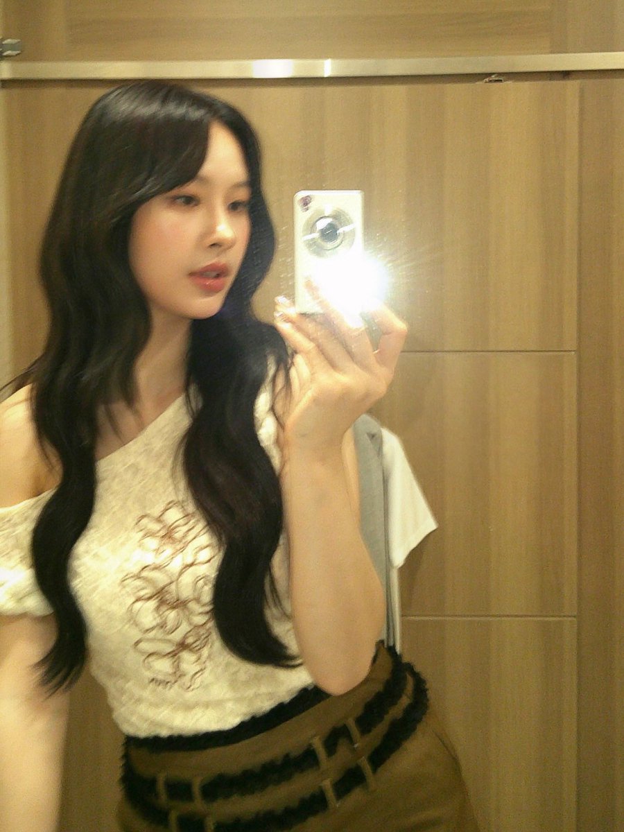 MilkLoveTH's tweet photo. [Post IG Update] @ panly.v ( 050726 )

🔗 : https://t.co/4HMD9lkz29

ㅋㅋㅋㅋㅋ~*
매우 감사합니다!!

#GirlRulesFMinSeoul

MILKLOVE SIDE BY SIDE AT SEOUL 
#GirlRulesFMinSeoul
#MilkLove #มิ้ลค์เลิฟ 
#MilkPansa #mimiv  
#MiMilkStagram https://t.co/QbtaI4PMyi