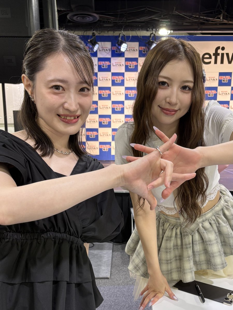 Lmtk0325's tweet photo. 昨日の大阪リリイベ特典会
事情によりあと2件行けないのでこれでもかと投入した結果
①MOMOツーショ
②GUMIツーショ
③KANOツーショ
④GUMIツーショ
⑤KANOツーショ
⑥MOMOツーショ
⑦SOYOツーショ
そんなことある？笑笑
ツーショしか引けない病やんw
#onefive https://t.co/VzXRnSTAgz