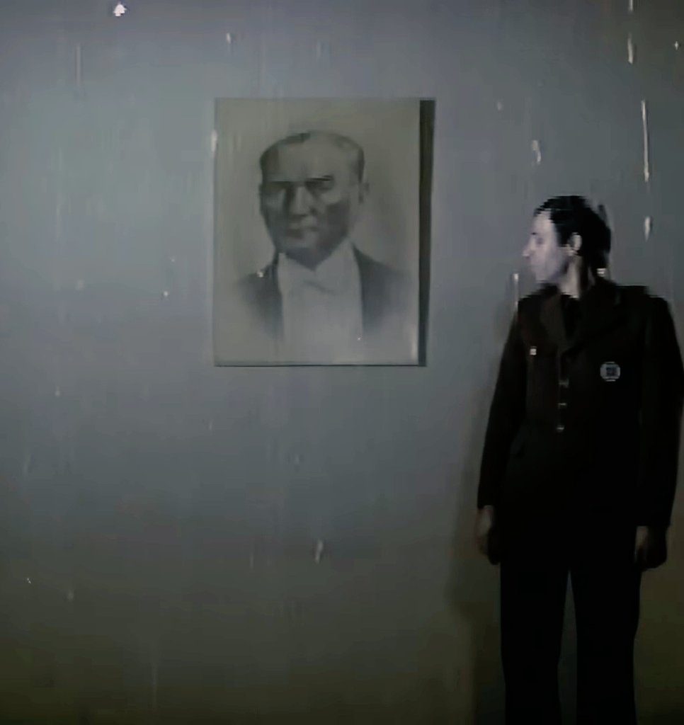 TurkunInkilabi's tweet photo. Bekçiler Kralı, 1979 https://t.co/CAZHTBzIle