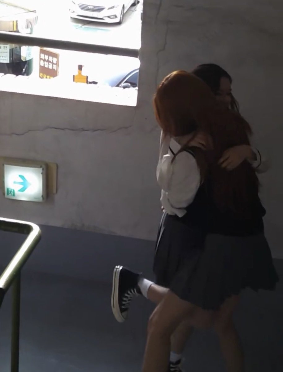 ttt_archive's tweet photo. 믿을수가없다 .. 지금 무슨일이 일어나고있나요 https://t.co/t5J2dHprCg