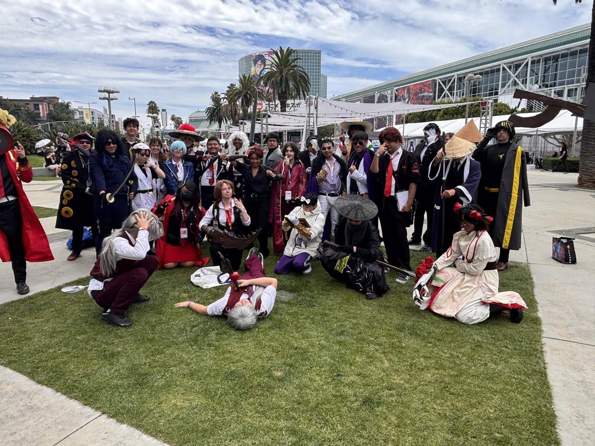dietman03's tweet photo. unofficial pm gathering on day 3 of ax! https://t.co/5JwgO8vKF0
