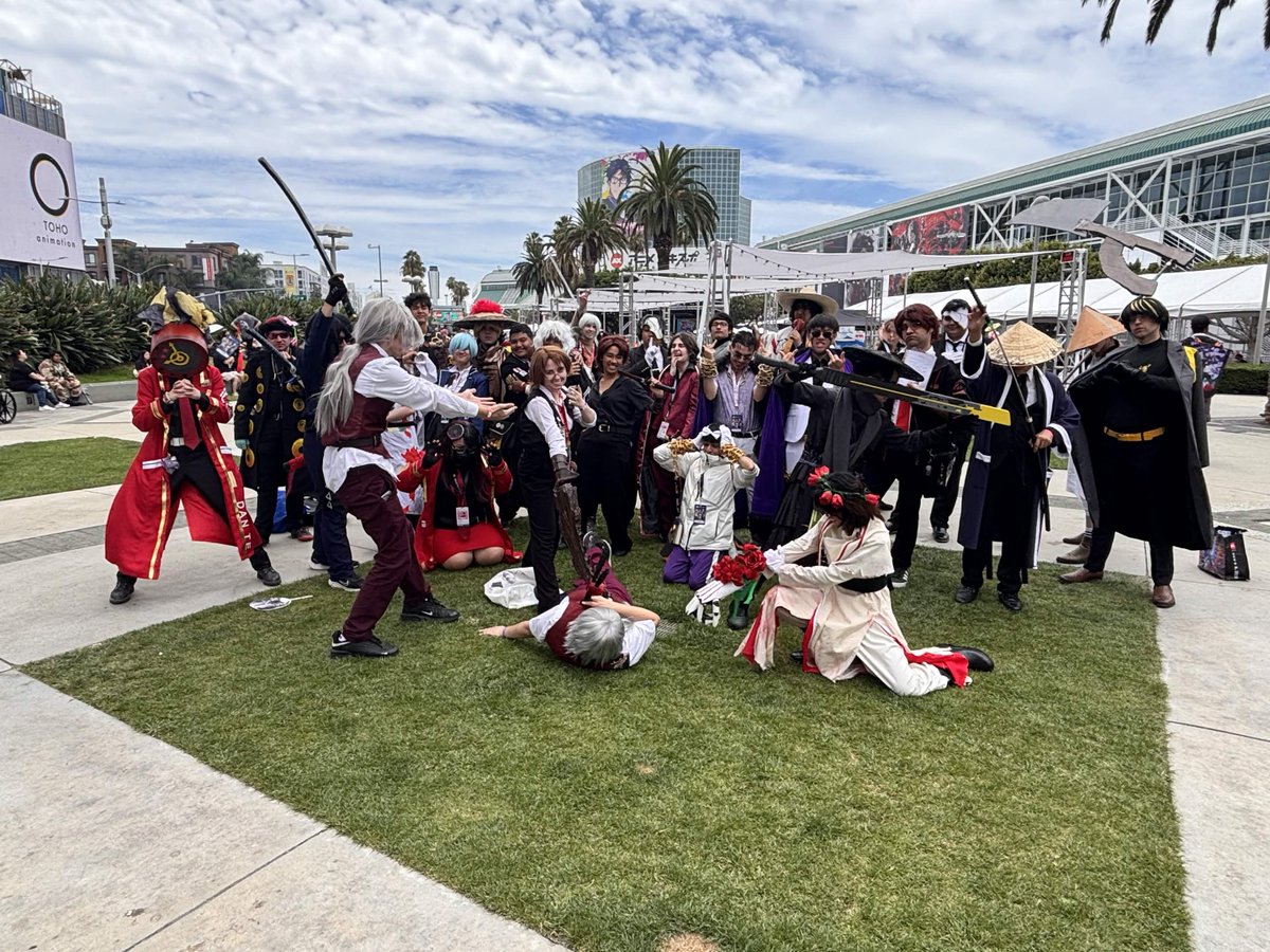 dietman03's tweet photo. unofficial pm gathering on day 3 of ax! https://t.co/5JwgO8vKF0