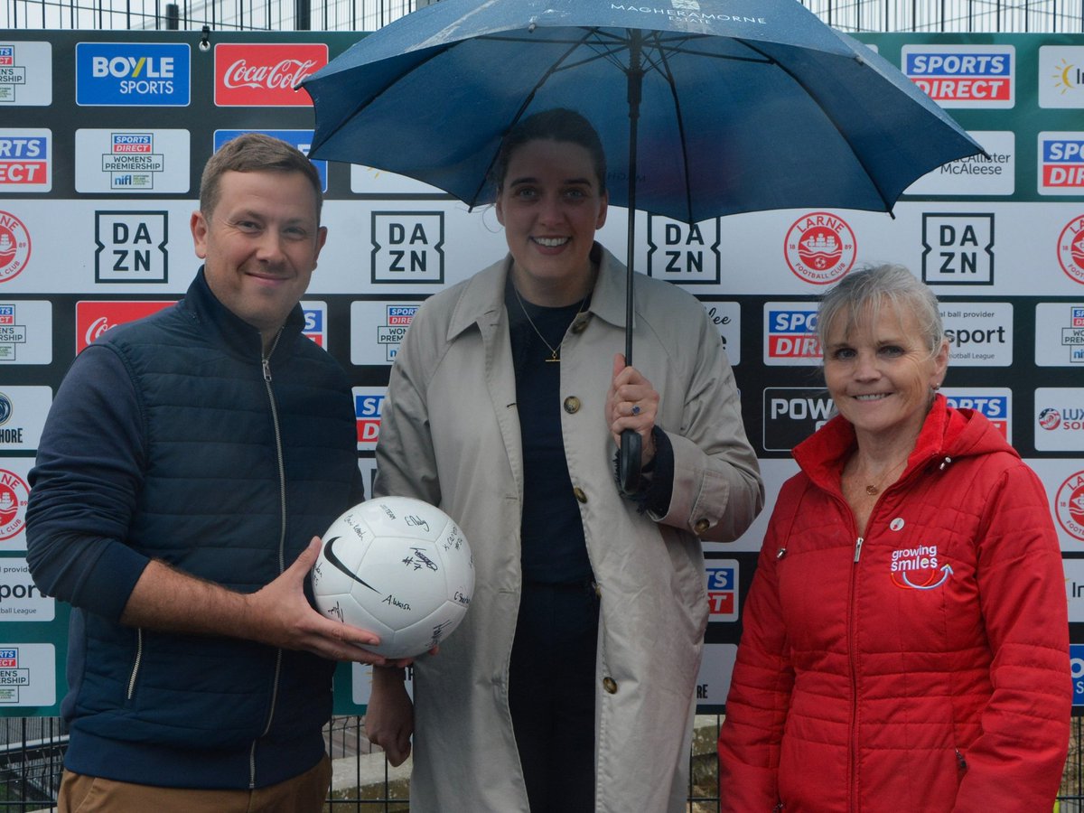 larnefcwomen's tweet photo. A massive thank you to Friday's ball sponsors ⚽

🦷 @growingsmilesuk
🏠 Magheramorne Estate 

Your support is greatly appreciated 🙌

#WeAreLarne #ForTheTown https://t.co/vTXdK2ACWl