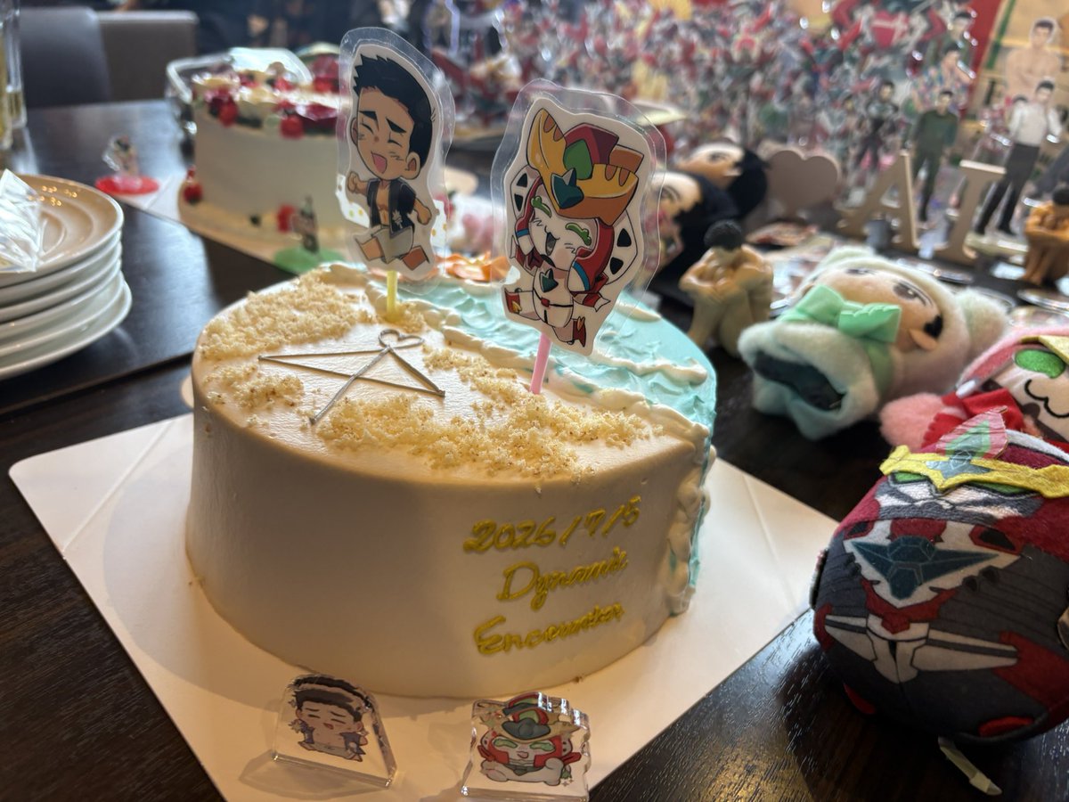 owaridayo7373's tweet photo. 人外ブレイサオフ会、ブレイサケーキ食べたいな〜からこの規模になると思っておらず…各所に本当にお世話になりました😭🫶🏻　皆様のおかげで本当〜〜〜に楽しくあっという間な時間でした　改めてありがとうございました〜！お気をつけてお帰りください❤️💚 https://t.co/AdOAjIb2L6