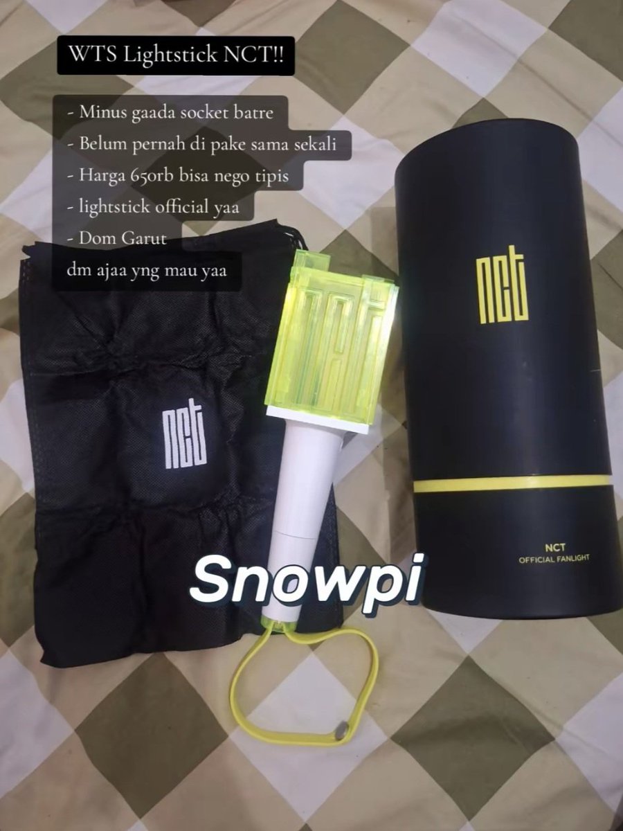 whomewhomewho's tweet photo. WTS LIGHTSTICK NCT!!! 

- Minus gaada socket batre 
- Belum pernah di pake sama sekali  
- Harga 650K bisa nego tipis 
- Lightstick official yaa 
- Dom Garut 
dm ajaa yng mau yaa https://t.co/ATzX15kyXB