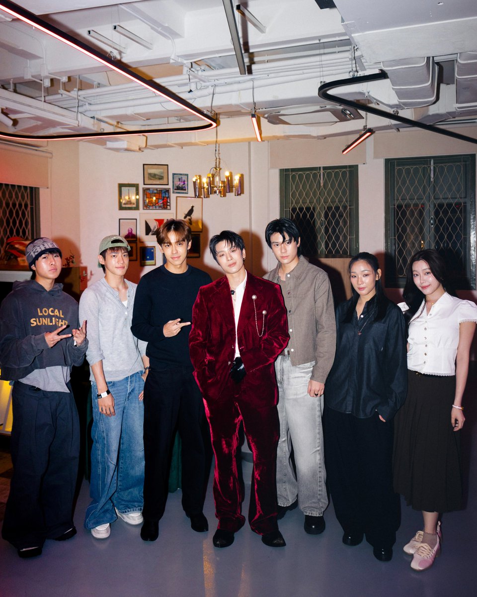 gliide_music's tweet photo. OVERHOPED hurts a little less
when surrounded by the right people 🖤

More on
🔗 https://t.co/FZkQPq1rVT

#OVERHOPEDTheMVPremiere
#OVERHOPED
#SVRN
#GLIIDE https://t.co/kNlr8nKpcw