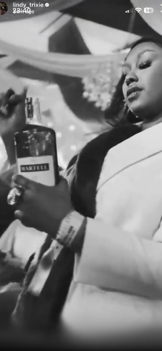 dikana36's tweet photo. @martell cognac "soar beyond the expected"the best that you could work with as she enjoyed popping that bottle yesterday in Durban July❤️

MARTELL X TRIXIE https://t.co/VDJiLHn2Vr