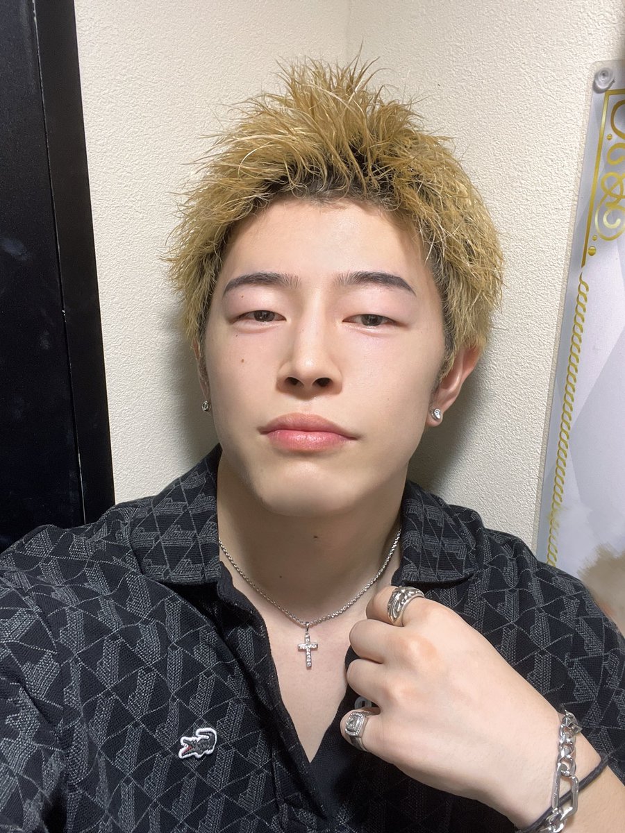 owlred_hikaru2's tweet photo. 🐊
#メンコン池袋　#メンコン営業　#自撮り界　#推し不在さんおいで　#池袋　#メンコン https://t.co/AS9wUup670