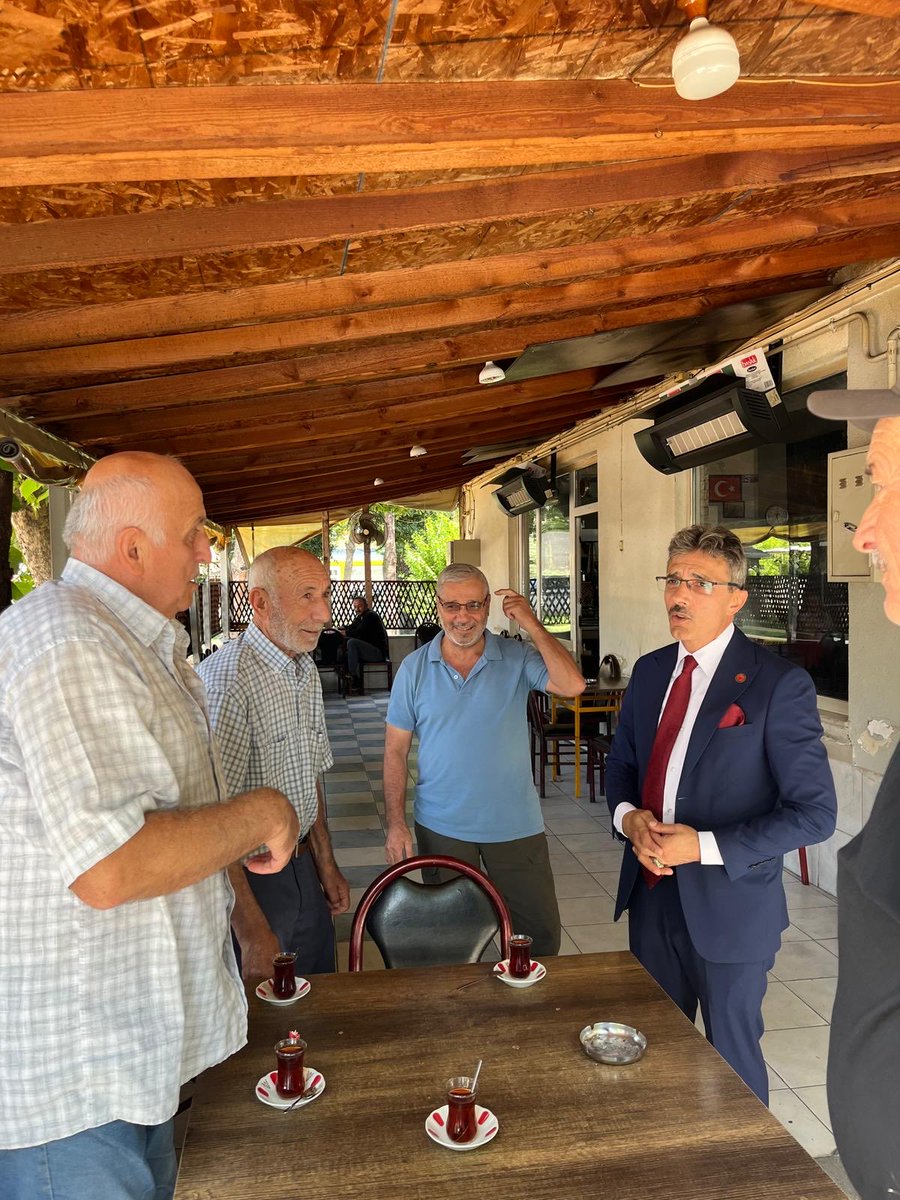SenolDincCc's tweet photo. Erenler Merkez Mahallemizde kıymetli komşularımızın çay sohbetine ortak olduk.

Misafirperverlikleri için teşekkür ediyorum. https://t.co/lDYqqglmJ0