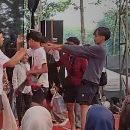 ywnjyhn's tweet photo. mengmiong dengan 144p nya lagi https://t.co/Z4p9ua09mx