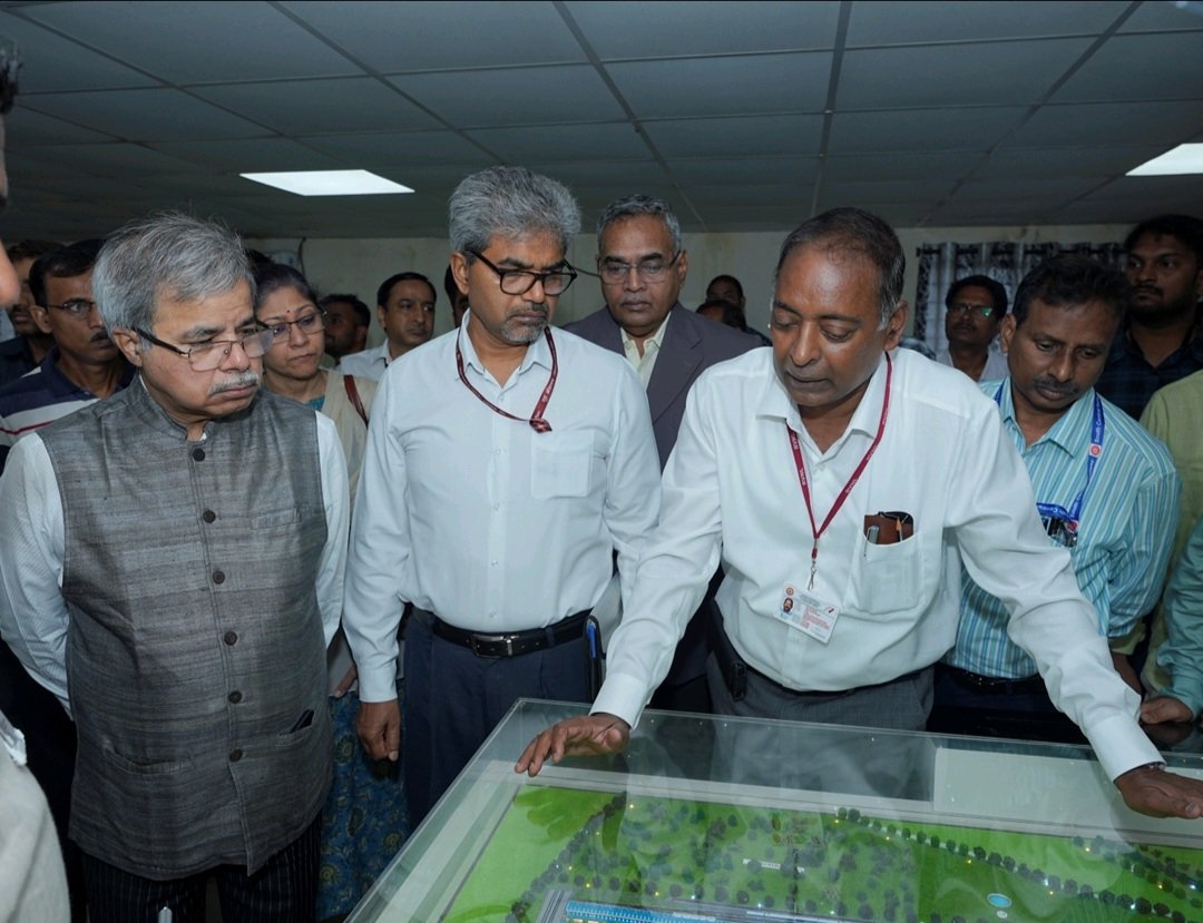 RailVikas's tweet photo. Shri Satish Kumar, Chairman & CEO, Railway Board, today inspected the Kazipet Rail Manufacturing Unit (RMU) in Telangana, being constructed by Rail Vikas Nigam Limited (RVNL) for Indian Railways in the Secunderabad Division of South Central Railway.

During the visit, he reviewed the progress of the project, inspected the Main Shed, Wheel Shop, Final Testing Shop and Paint Shop, and held discussions with State Government officials.

The Kazipet RMU is being developed as a versatile rolling stock manufacturing facility capable of producing Mainline Electric Multiple Units (MEMUs), coaches, trainsets and other modern rolling stock for Indian Railways. The unit will also undertake maintenance and overhaul of modern railway rolling stock.

Equipped with advanced manufacturing technologies, including robotic painting systems, modern material handling systems and state-of-the-art machinery, the facility is being operationalized to enhance quality, productivity and efficiency.

Once operational, the Kazipet RMU will strengthen India's railway manufacturing ecosystem and complement the country's existing rolling stock production facilities.

Shri Satish Kumar was accompanied by Shri Sanjay Kumar Srivastava, General Manager, South Central Railway; Dr. R. Gopalakrishnan, Divisional Railway Manager, Secunderabad Division; Shri P.V. Sai Prasad, Chief Project Manager, RVNL, Secunderabad PIU; Shri Murali Krishna, Group General Manager (Mechanical), RVNL; and other senior officials from Indian Railways and RVNL.