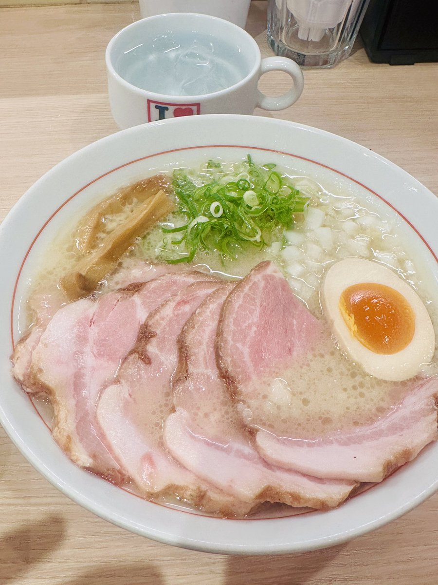 haya_MASATASLK's tweet photo. 岡崎に来たので久しぶりのラーメン🍜
坦々にするかしょうゆにするか塩にするか迷うね https://t.co/7aFbtY2kvj