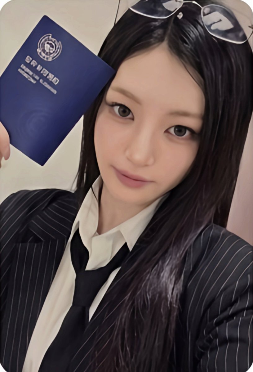 fiveyouthscans's tweet photo. – #오드유스 - Babyface
ODD YOUTH 2026 1st Fanmeeting 
Merchandise (Passport Case) ver 
Photocard Scan

#ODDYOUTH #오드유스 #Babyface
#SUMMER #써머 #MYAH #마야  
#MAIKA #마이카 https://t.co/eWqQ8VwE5G
