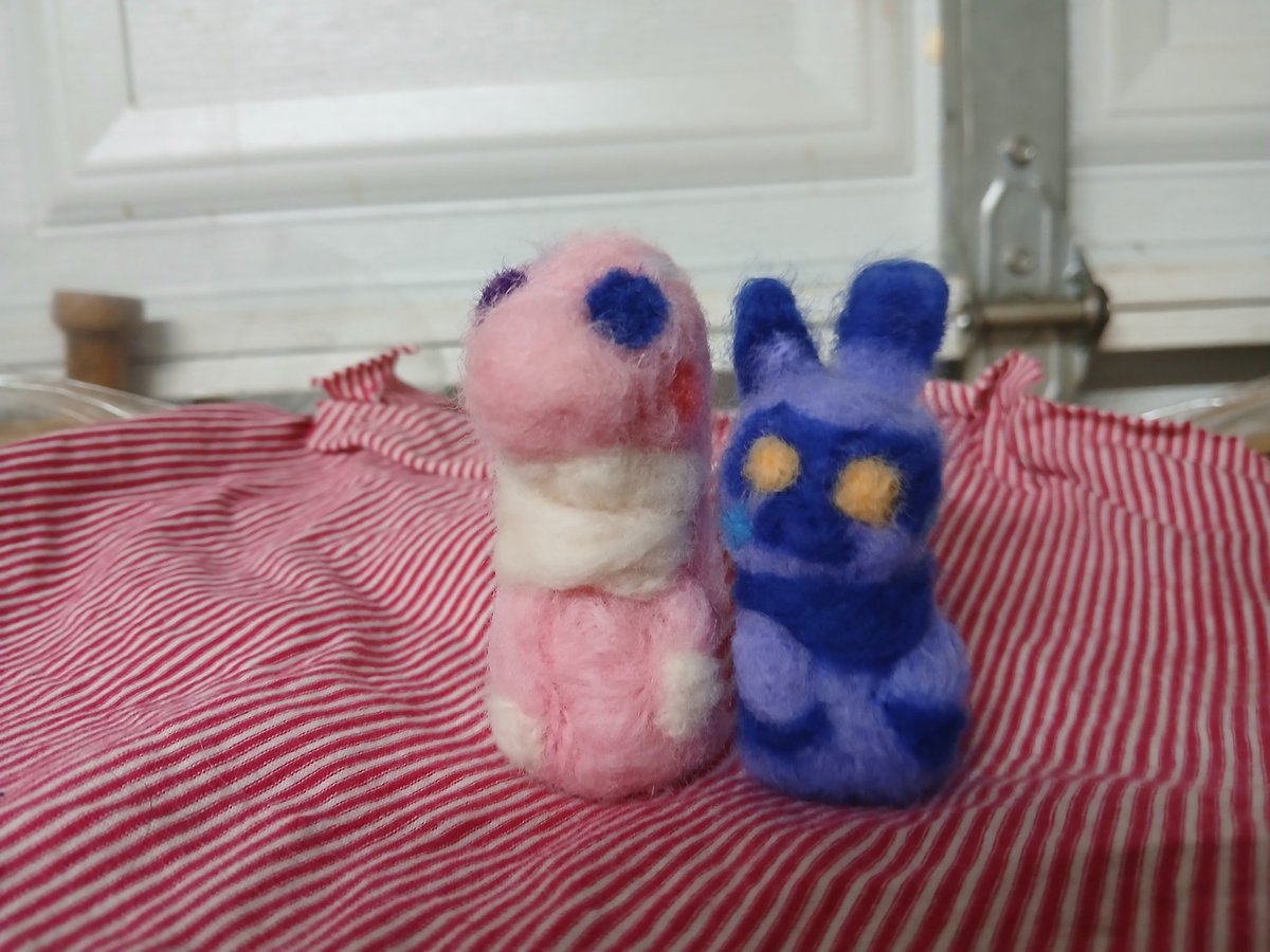 Starlightgoat's tweet photo. Made a needlefelted attack for my partner of our ocs :3 

I have one other physical attack I'm doing dunno if I'll make more :3 https://t.co/p7D5c8gQ4u