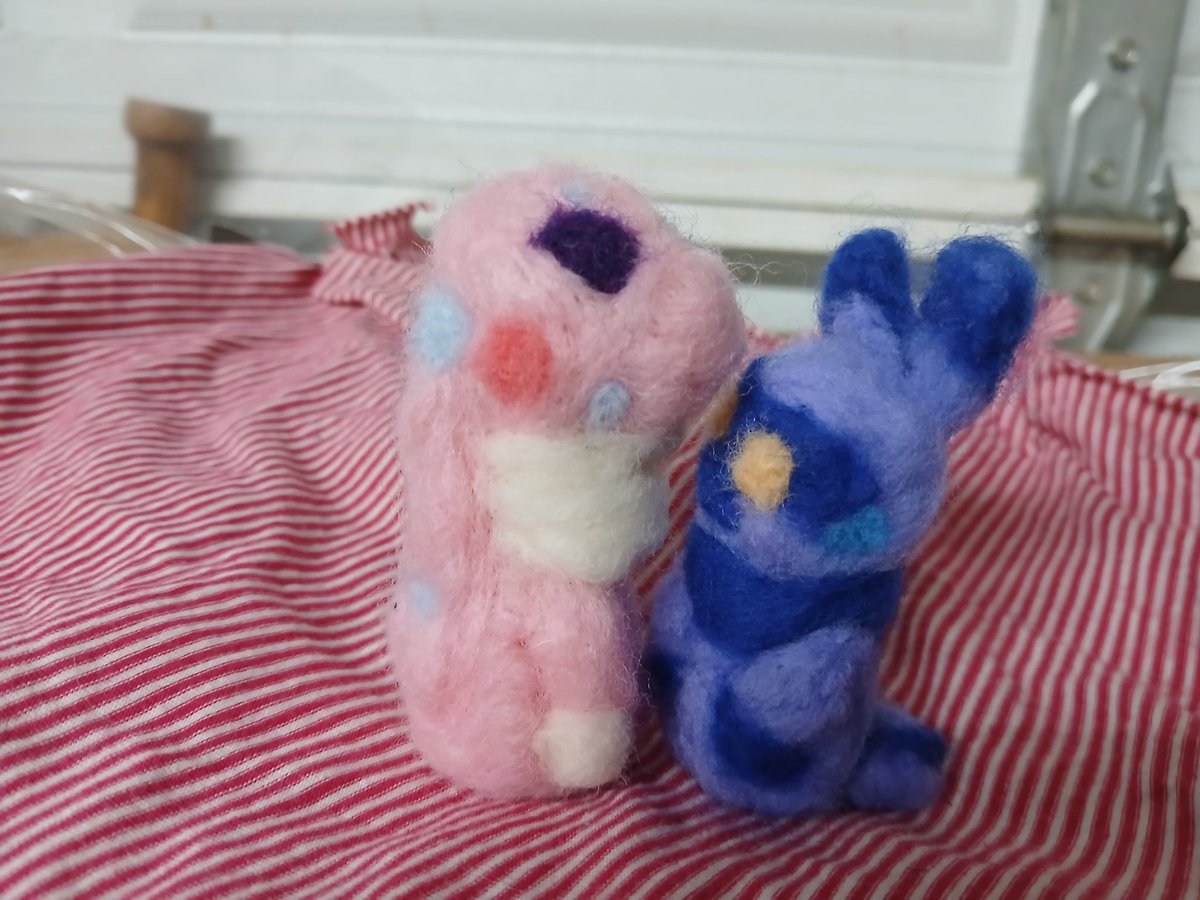 Starlightgoat's tweet photo. Made a needlefelted attack for my partner of our ocs :3 

I have one other physical attack I'm doing dunno if I'll make more :3 https://t.co/p7D5c8gQ4u