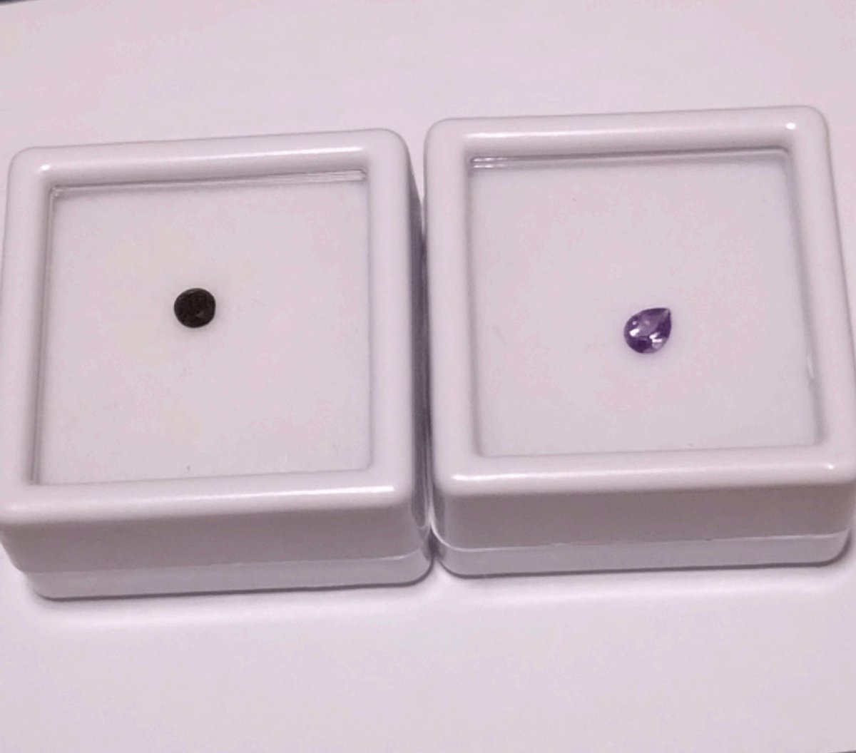 gkkrgr's tweet photo. たまたまX眺めてたら見つけたので、探してきて買いました！来たのは、ブラックスピネルとアメジストでした。綺麗な宝石で嬉しいな🥰 https://t.co/FKcrPEOvrC