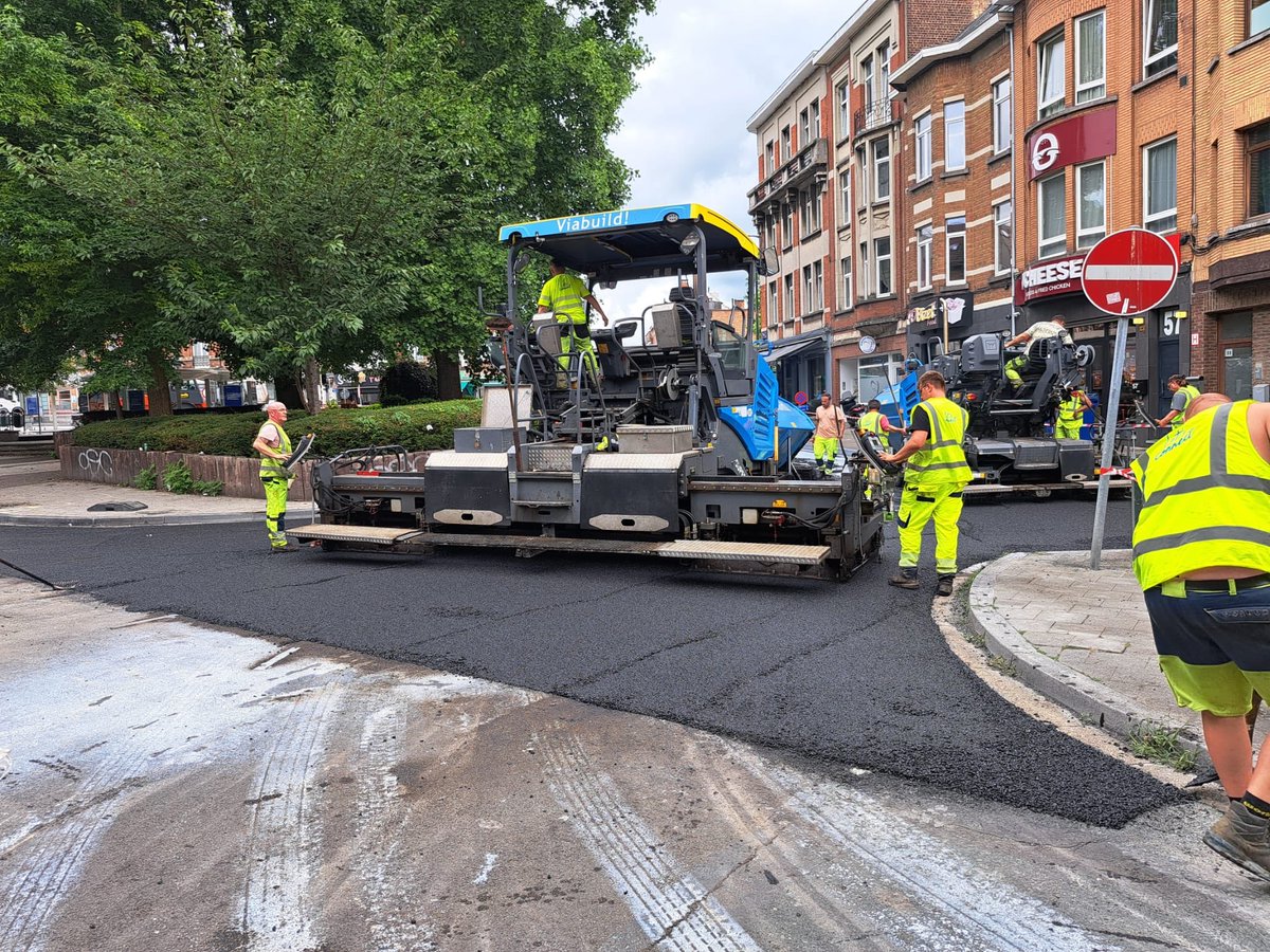 dimitristrobbe's tweet photo. Enjoy Sunday! Our teams and contractors are currently working hearts on the repavement works on Chaussée de Mons - Bergensesteenweg. #BM #Maintain 🚛👷‍♂️ https://t.co/VvcGcgo7JZ