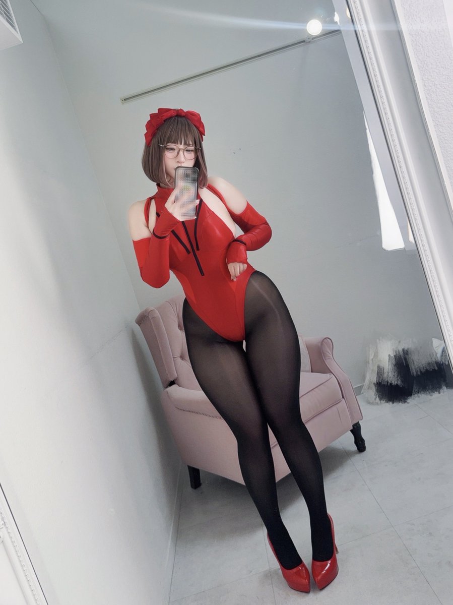 miinyan73's tweet photo. 赤と黒♥️🖤 https://t.co/JgvWmTjo8Y
