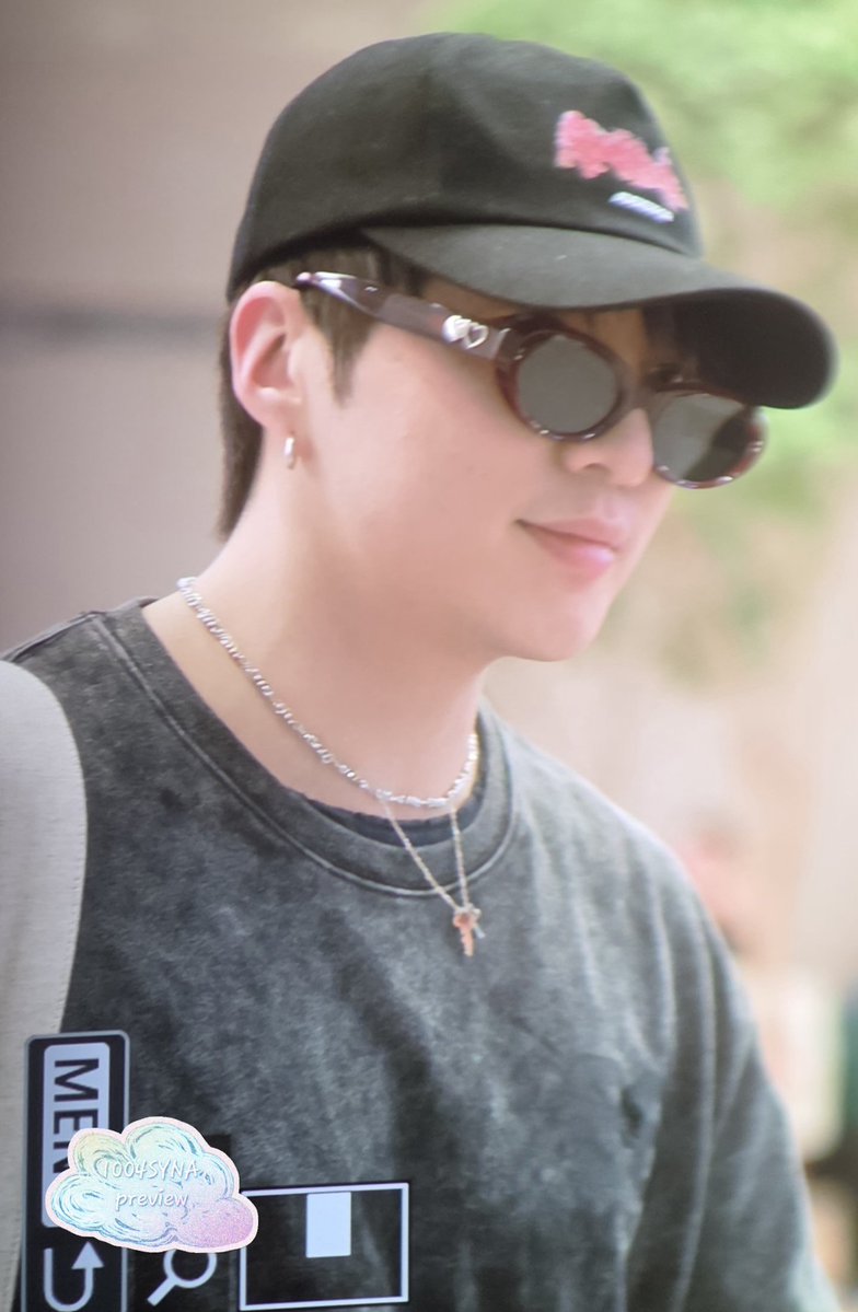 1004syna's tweet photo. 260705 🛩🛩🛩🛩 🥲
#강승윤 #위너 #seungyoon @official_yoon_ https://t.co/Ns233e1vVY