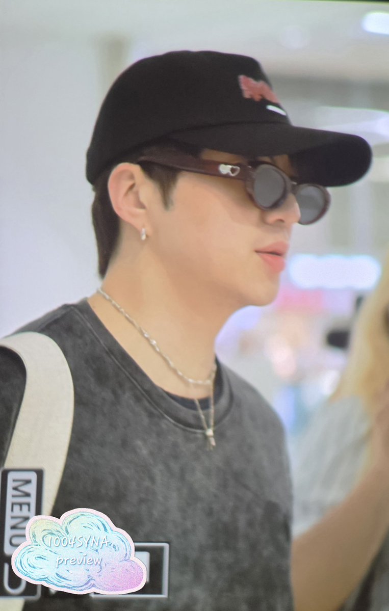 1004syna's tweet photo. 260705 🛩🛩🛩🛩 🥲
#강승윤 #위너 #seungyoon @official_yoon_ https://t.co/Ns233e1vVY