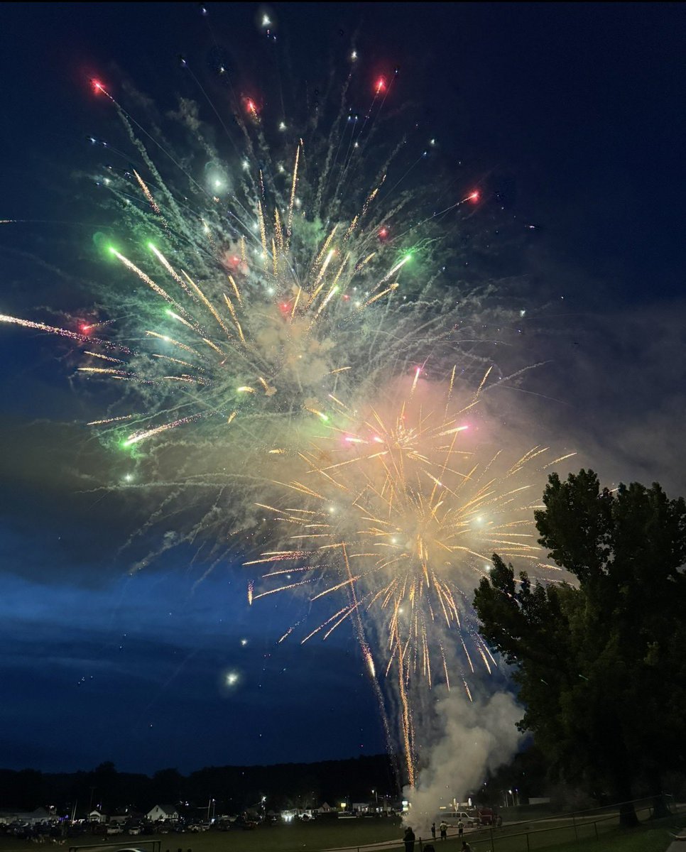 TrinitySouthern's tweet photo. Last night we were able to welcome over 1600 people to our 4th of July event! We love being able to serve our community and provide a fun and safe environment for families to enjoy the 4th of July. https://t.co/CrfOguaQ3k