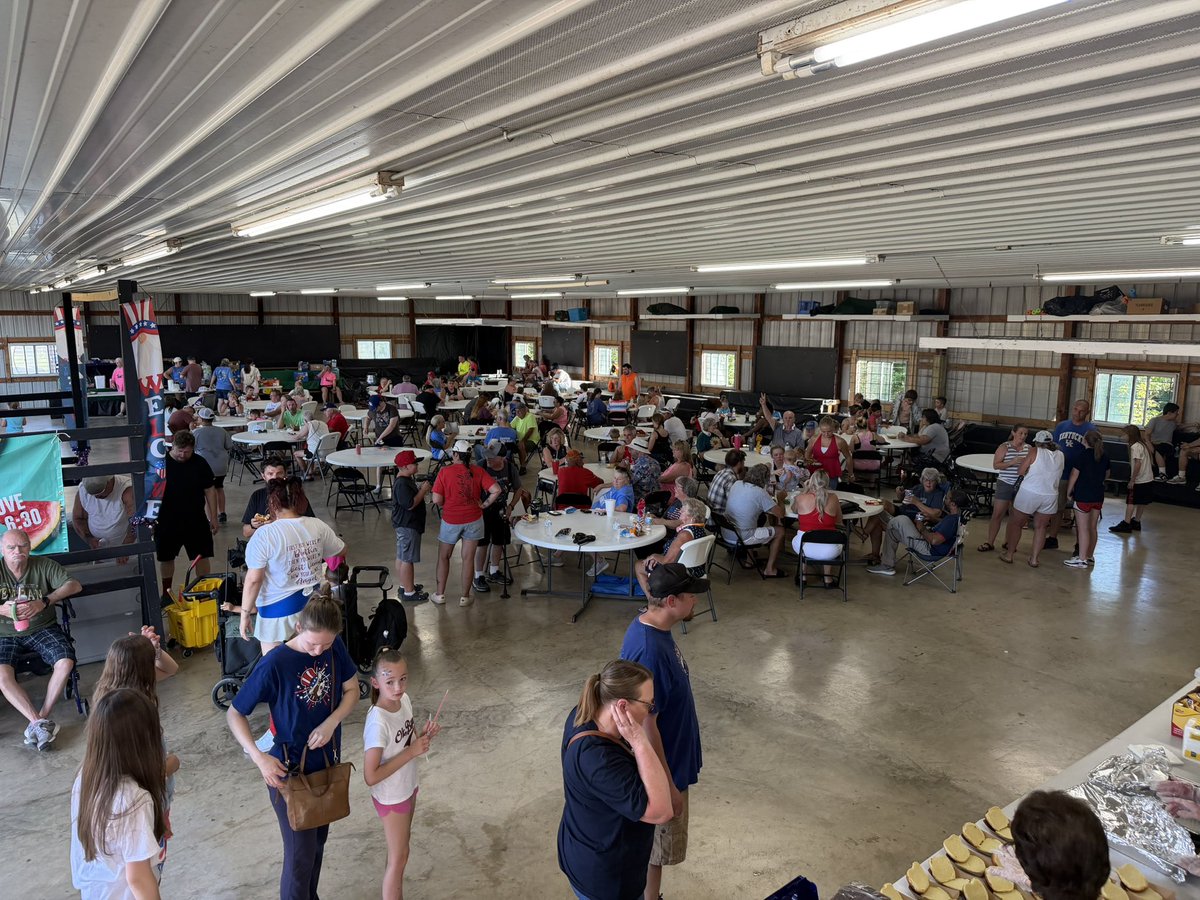 TrinitySouthern's tweet photo. Last night we were able to welcome over 1600 people to our 4th of July event! We love being able to serve our community and provide a fun and safe environment for families to enjoy the 4th of July. https://t.co/CrfOguaQ3k