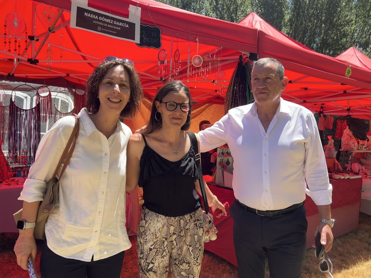 AmarantaRaton's tweet photo. DÍA DE LA COMARCA

Valer de Aliste acogió ayer la XXXV edición del Día de la Comarca de Aliste, Tábara y Alba, una jornada para poner en valor las tradiciones de la comarca, promovida por la Federación Comarcal de Asociaciones Culturales. https://t.co/Hu9aTkJm2F