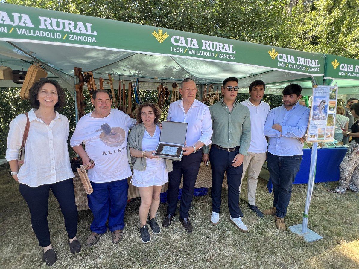 AmarantaRaton's tweet photo. DÍA DE LA COMARCA

Valer de Aliste acogió ayer la XXXV edición del Día de la Comarca de Aliste, Tábara y Alba, una jornada para poner en valor las tradiciones de la comarca, promovida por la Federación Comarcal de Asociaciones Culturales. https://t.co/Hu9aTkJm2F