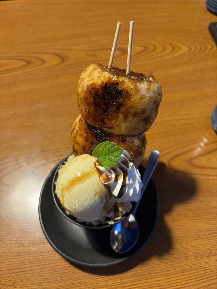 G77Uw's tweet photo. 焼きまんじゅうパフェ🎵 https://t.co/hT7Ao6udmw