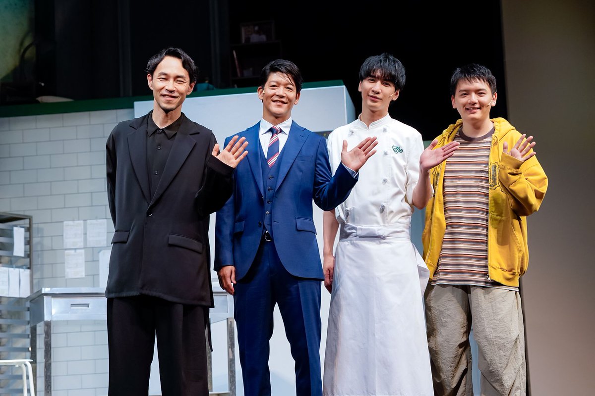 oshiraku's tweet photo. 🌟推し楽 レポート📝

#藤井流星 主演舞台
🌀ROLL((CAKE))TIME🌀
プレスコール＆初日前会見

詳細はこちら👉https://t.co/CdVFtHc78j

今年はカンパニーで誕生日をお祝い⁉️🎉

#ロールケーキタイム @roll_cake_time https://t.co/453OIcVGqQ