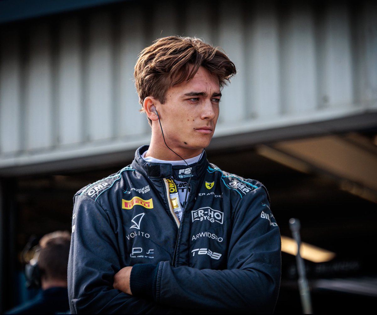 DinoBegfans's tweet photo. It’s time! The Formula 2 Feature Race gets underway in 30 minutes. Be there! 🏎️🇬🇧

#DAMSLucasOil #f2 #featurerace #silverstonegp #dinobeganovic #dinobeganovic🇸🇪 #dino #beganovic https://t.co/zMnjOUKmLh