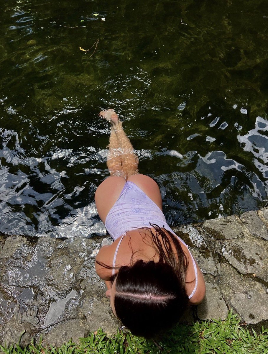 BopWorlddx's tweet photo. Trib my irls tight ass🫦🥵🥵 (same girl in all 4 pics) https://t.co/vc5p6LH2b3
