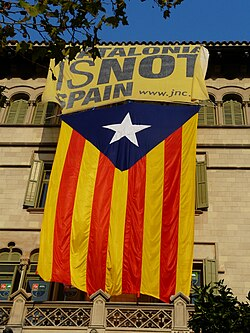 mikaguasch's tweet photo. Em sap molt de greu pels imperialistes pancastellans, però jo mai no em consideraré espanyol, mai no consideraré compatriota a gent que ni parla la llengua de la meva casa, ni té intenció d'aprendre-la, i a que més l'odia.

Mai no compartiré nació amb gent que no entén la nostra manera de veure el món, les nostres tradicions, els nostres somnis.

Per això, sempre lluitaré per la independència de Catalunya, per donar a aquesta bonica llengua el lloc que es mereix i que mai més torni a veure's subjugada al castellà.

VISCA CATALUNYA LLIURE!