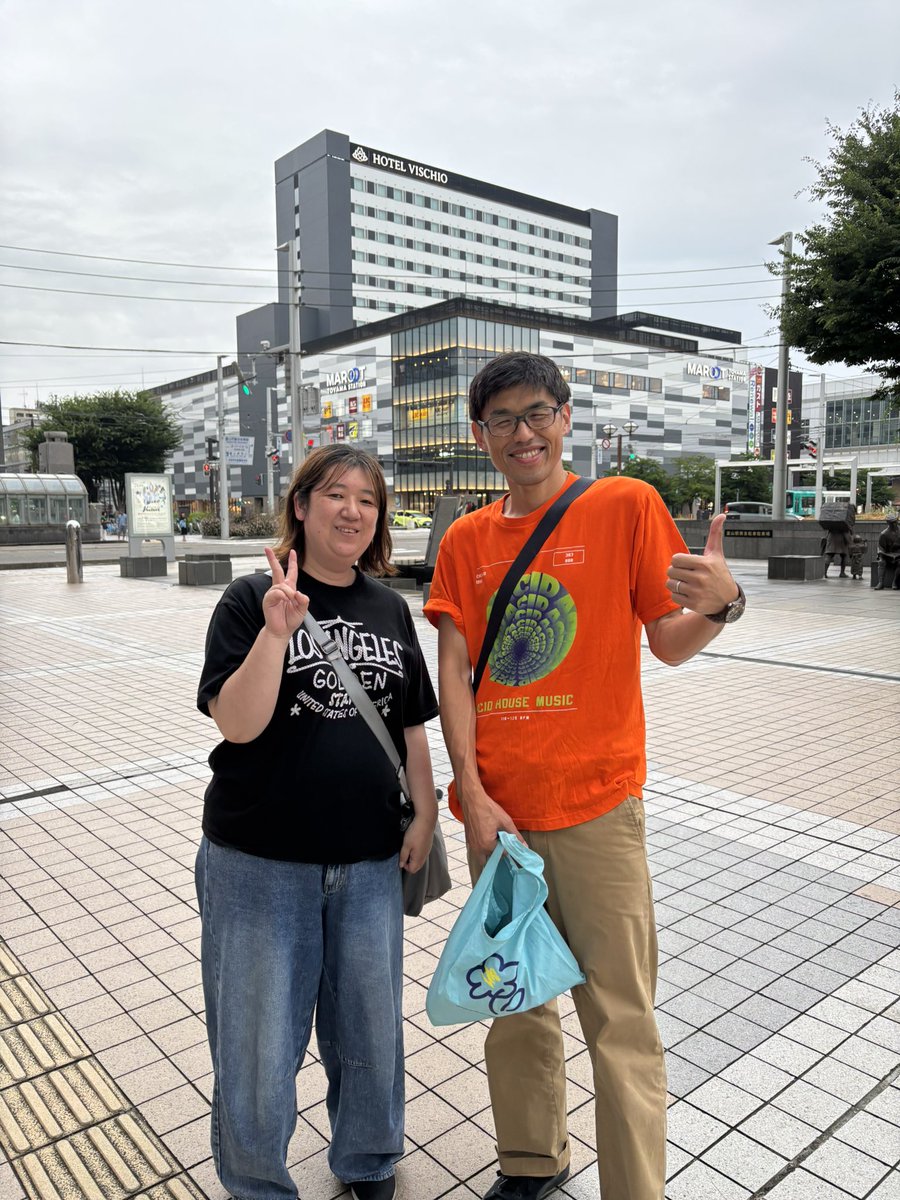 c7ribbon's tweet photo. お友達のS君のご縁で櫻井さんとライブの後にサイゼリヤでお話する機会を頂きまして櫻井さんのお言葉に刺激を受けました。お写真も撮って頂きました。 https://t.co/nwftromFKV