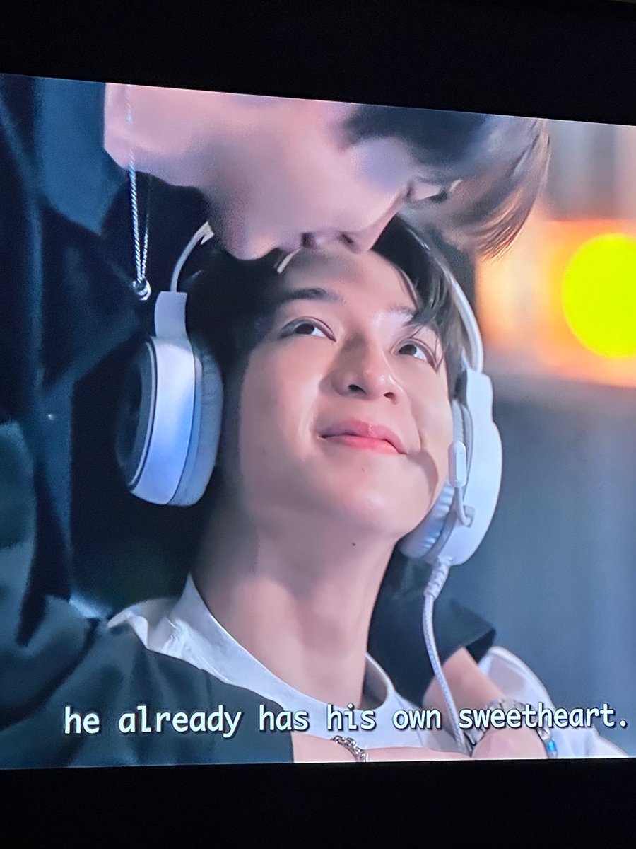 warsdimple's tweet photo. CRYING 😭😭😭😭😭 

LAST MEMORY WITH FOUREVER YOU
#FoureverYouFarewellParty #โจฮันนอร์ธ https://t.co/CesalZZSw0