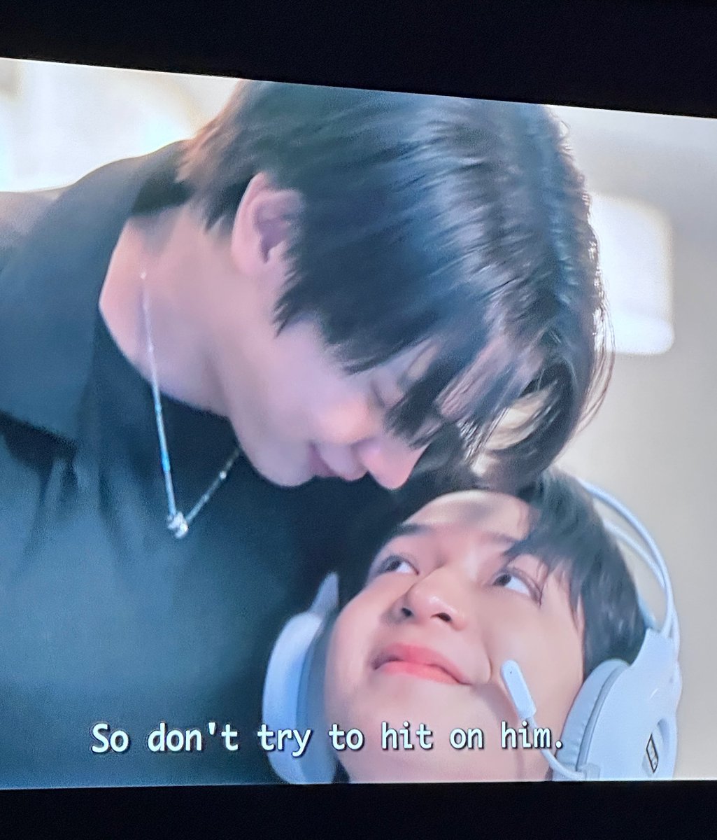 warsdimple's tweet photo. CRYING 😭😭😭😭😭 

LAST MEMORY WITH FOUREVER YOU
#FoureverYouFarewellParty #โจฮันนอร์ธ https://t.co/CesalZZSw0