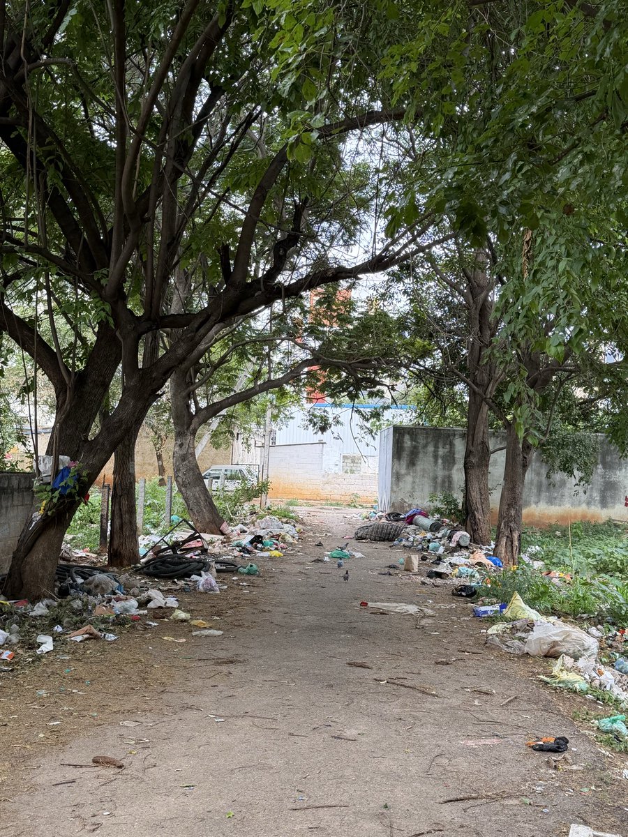 moneereddy's tweet photo. @krishnabgowda Dear sir, please pay immediate attention to the garbage thrown in #NTILayout, #Kodigehalli.
Location : 13.05684° N, 77.57965° E

https://t.co/wNVWeZHcy4
Miscreants leave garbage here, creating an eyesore and inconvenience for everyone. https://t.co/gJn44SMDOH