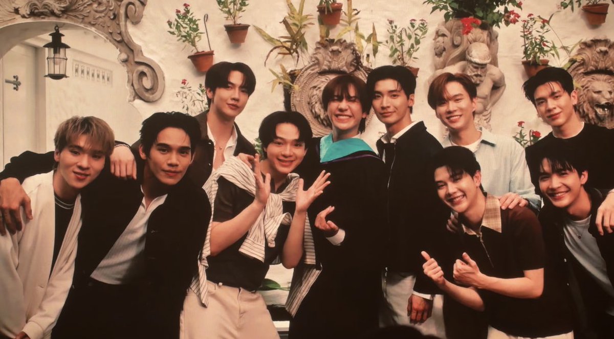 ohchanraburabu's tweet photo. ความทรงจำดีๆ🥹

LAST MEMORY WITH FOUREVER YOU 
#FoureveryouFarewellParty https://t.co/9KY1jNMFwP