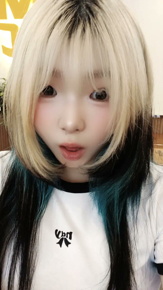 BUlbeolin's tweet photo. 염색해따 https://t.co/vjhh3eR0Wo