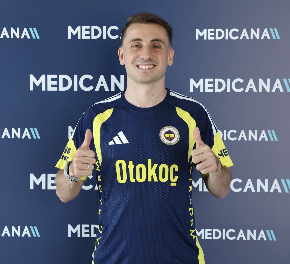 magickerem9's tweet photo. Kerem'in mutluluğuna bakın..

Çok sevdiği Fenerbahçesine kavuştu. https://t.co/f8UySx4p8o