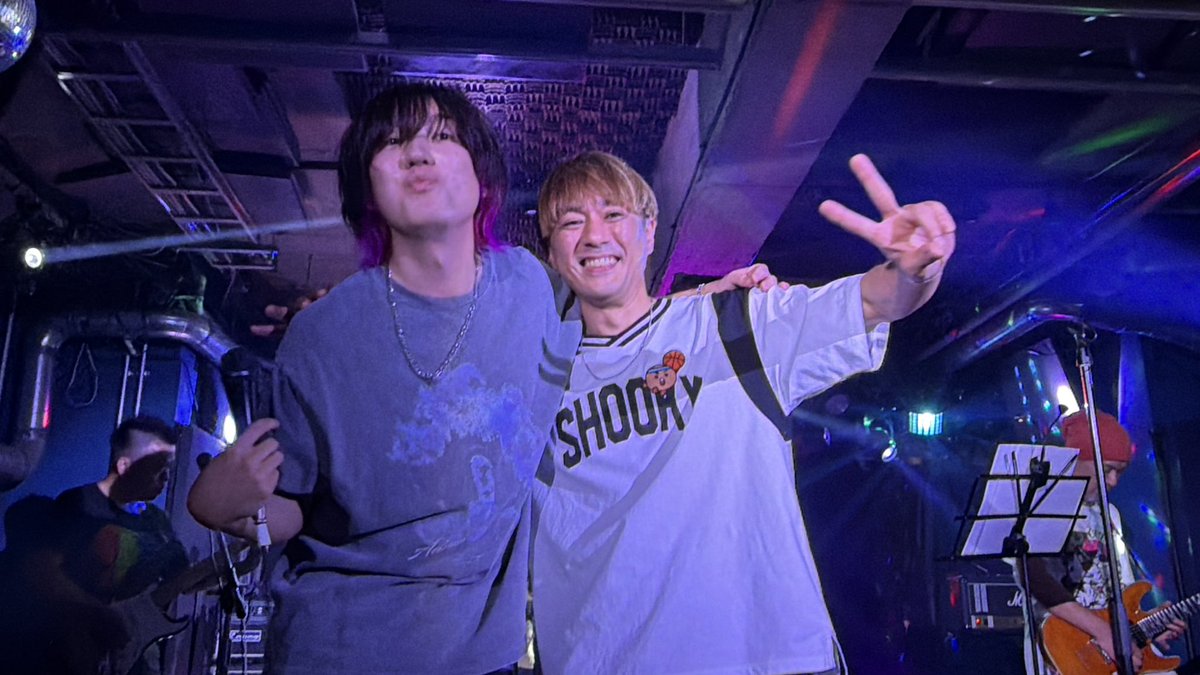 nzm_MirrorMan's tweet photo. 約1年ぶりのIRI'S HIGHのボーカルの山田裕介を拝んできました🥰❤️
JAY'Sの顔ともやまだソロ顔とも異なるRockな山田さんもかっこよすぎて圧倒的世界でいちばんを更に更新した🫣❤️!!
そして雪田さんより拡声器褒めて貰えました📣✨️ありがとうございます😂笑
山田現場必ずいるのでまたお願いします！笑 https://t.co/c2FUBgN7IO
