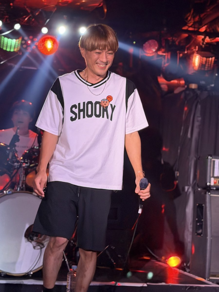 nzm_MirrorMan's tweet photo. 約1年ぶりのIRI'S HIGHのボーカルの山田裕介を拝んできました🥰❤️
JAY'Sの顔ともやまだソロ顔とも異なるRockな山田さんもかっこよすぎて圧倒的世界でいちばんを更に更新した🫣❤️!!
そして雪田さんより拡声器褒めて貰えました📣✨️ありがとうございます😂笑
山田現場必ずいるのでまたお願いします！笑 https://t.co/c2FUBgN7IO